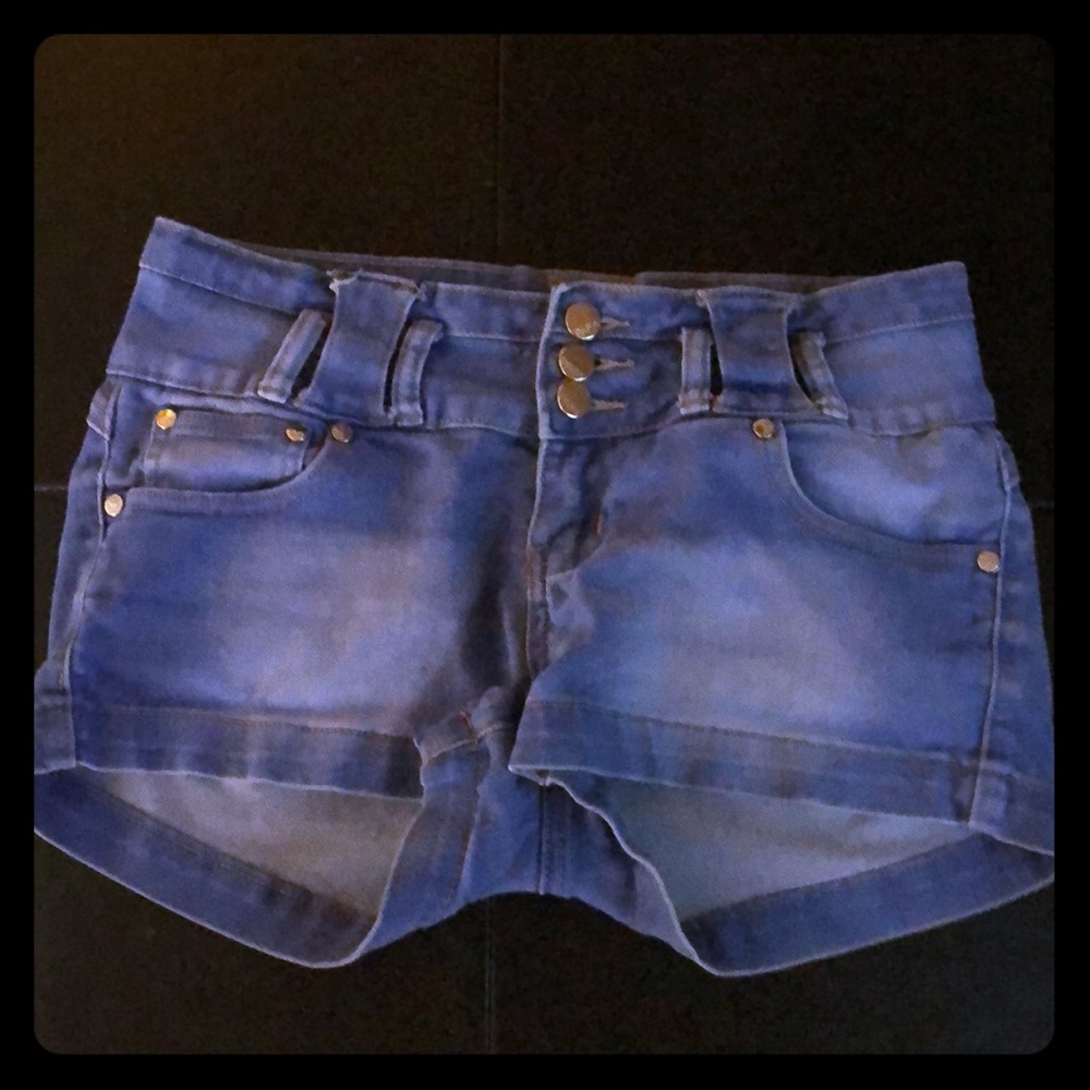 Blue short